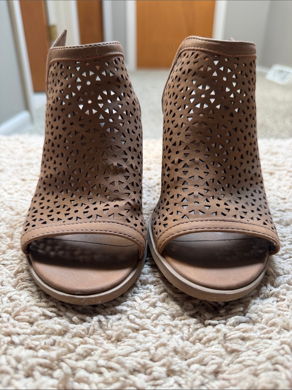 Universal Thread Brown Laser-Cut Peep Toe Mules